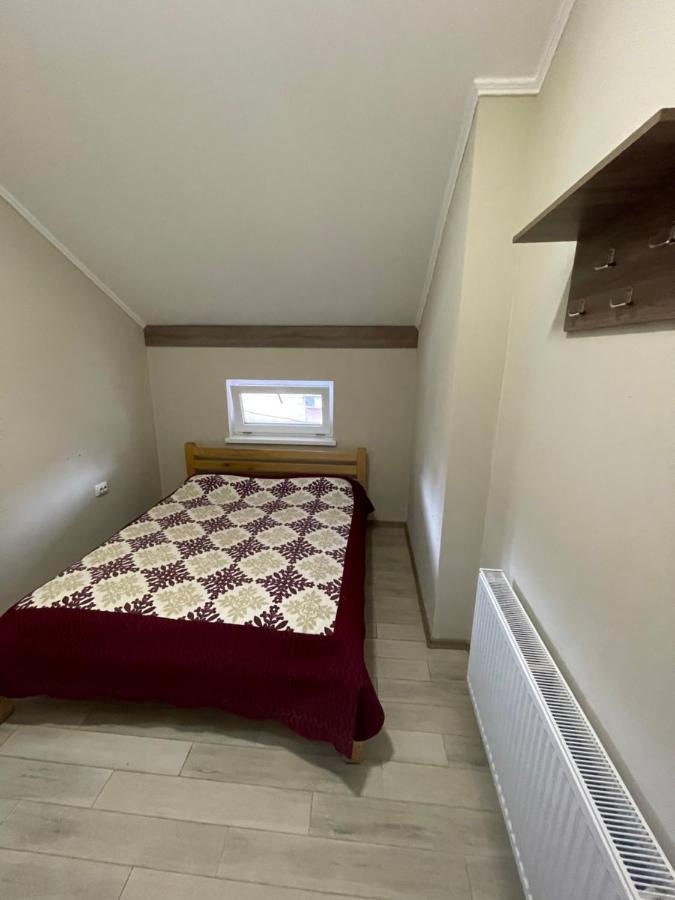 Hostel U Pottera Černivci Esterno foto